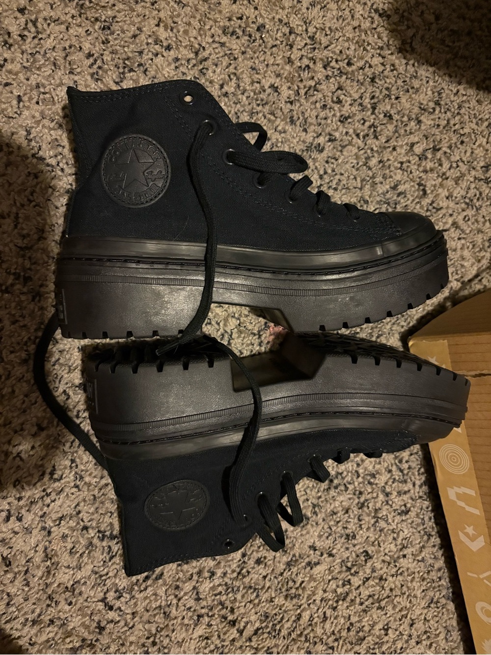 Converse Platform Lug-Sole High-Top Sneaker - Black - Picture 5 of 7